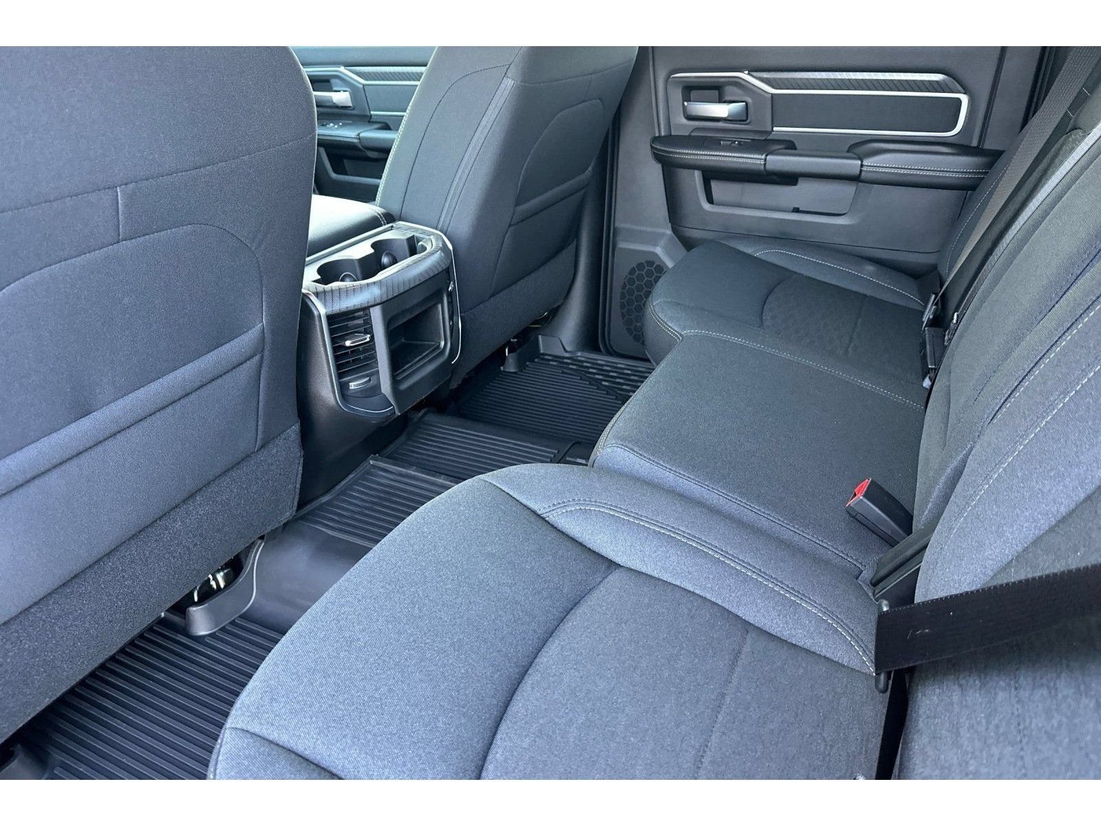 New 2026 RAM 2500 Big Horn AWD/4WD image 13