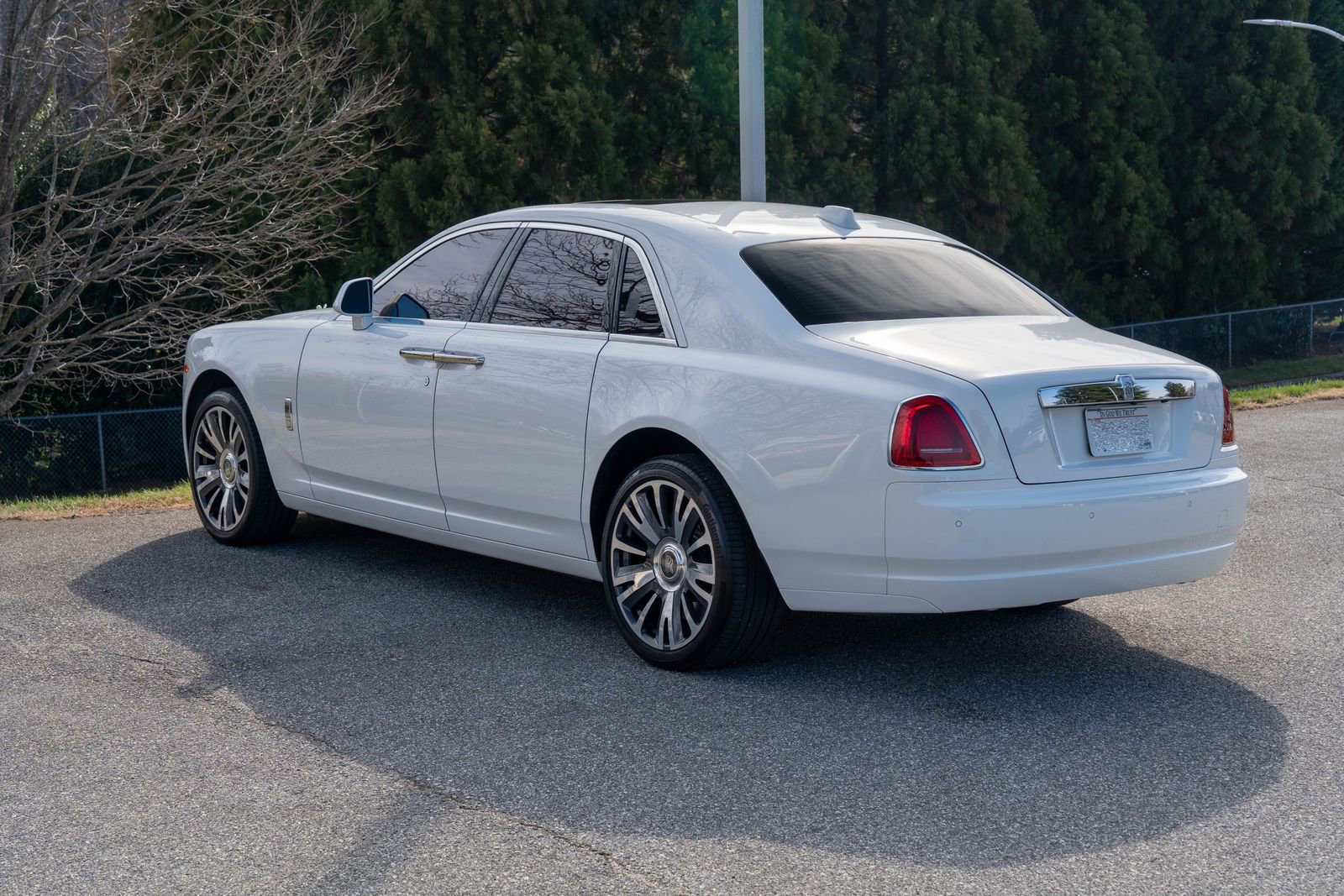 Used 2018 Rolls-Royce Ghost image 2