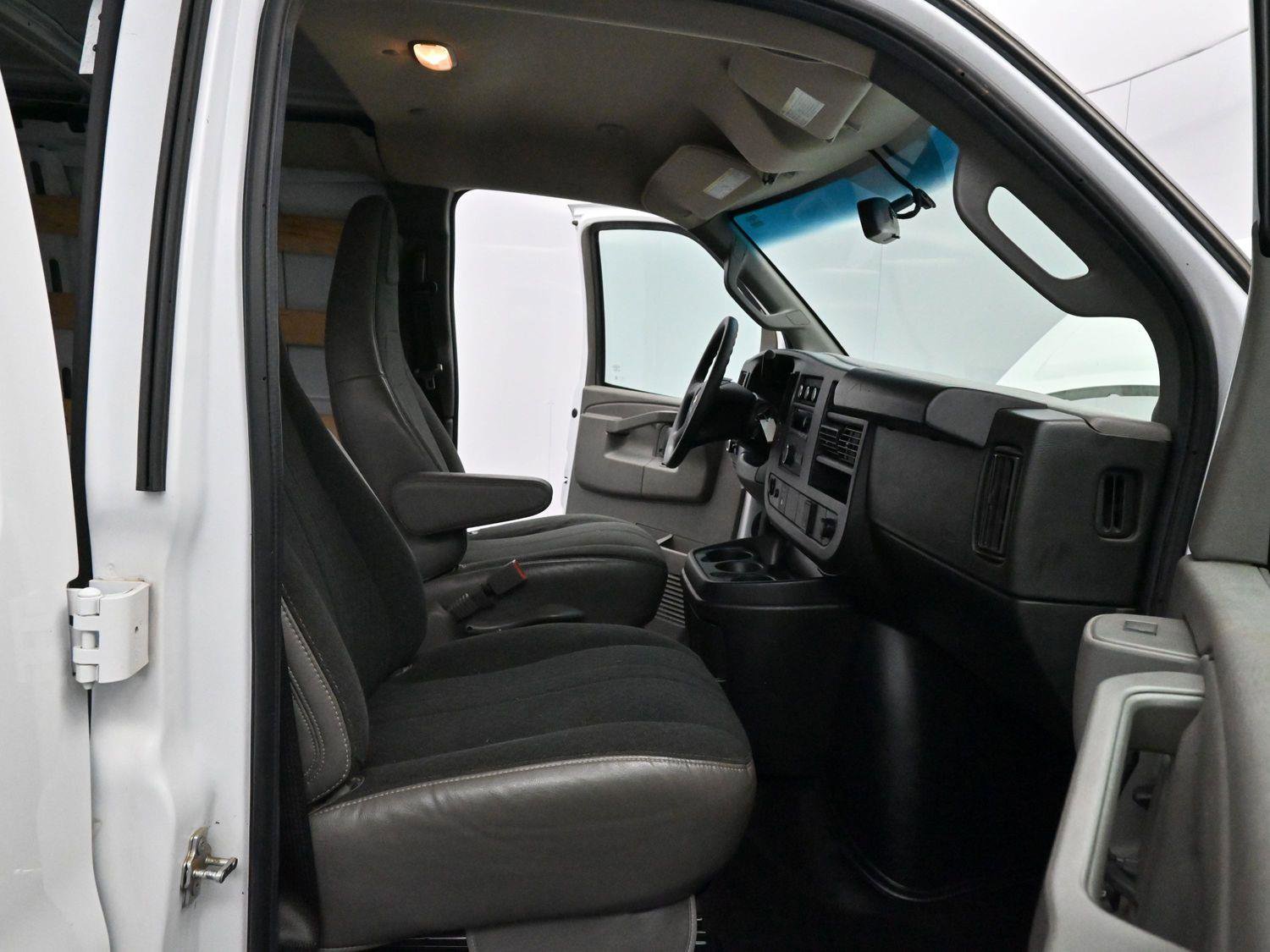 Used 2022 Chevrolet Express 2500 w/ Driver Convenience Package image 22