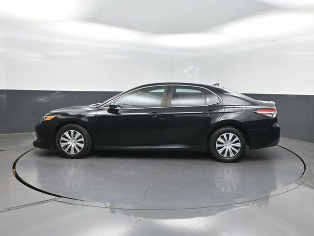 Used 2019 Toyota Camry LE FWD image 2
