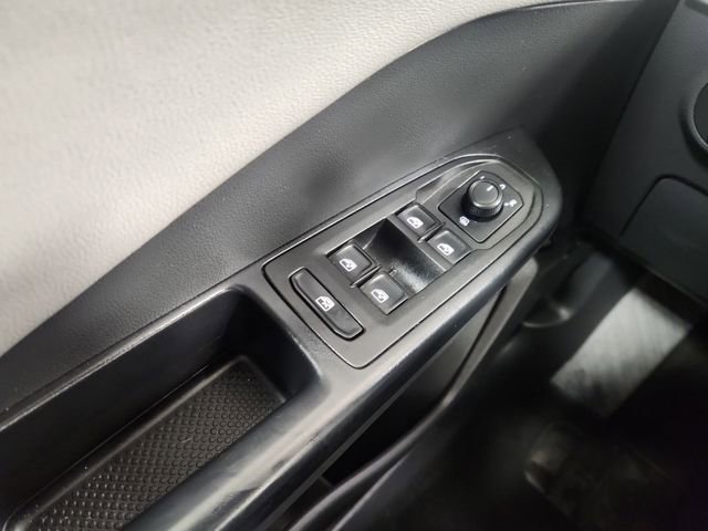 Used 2023 Volkswagen Taos SE image 16