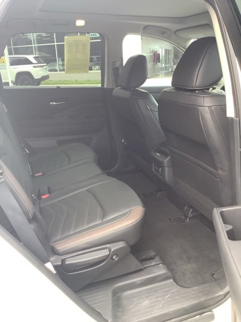 Used 2024 Nissan Pathfinder Platinum w/ Cargo Package AWD/4WD image 24