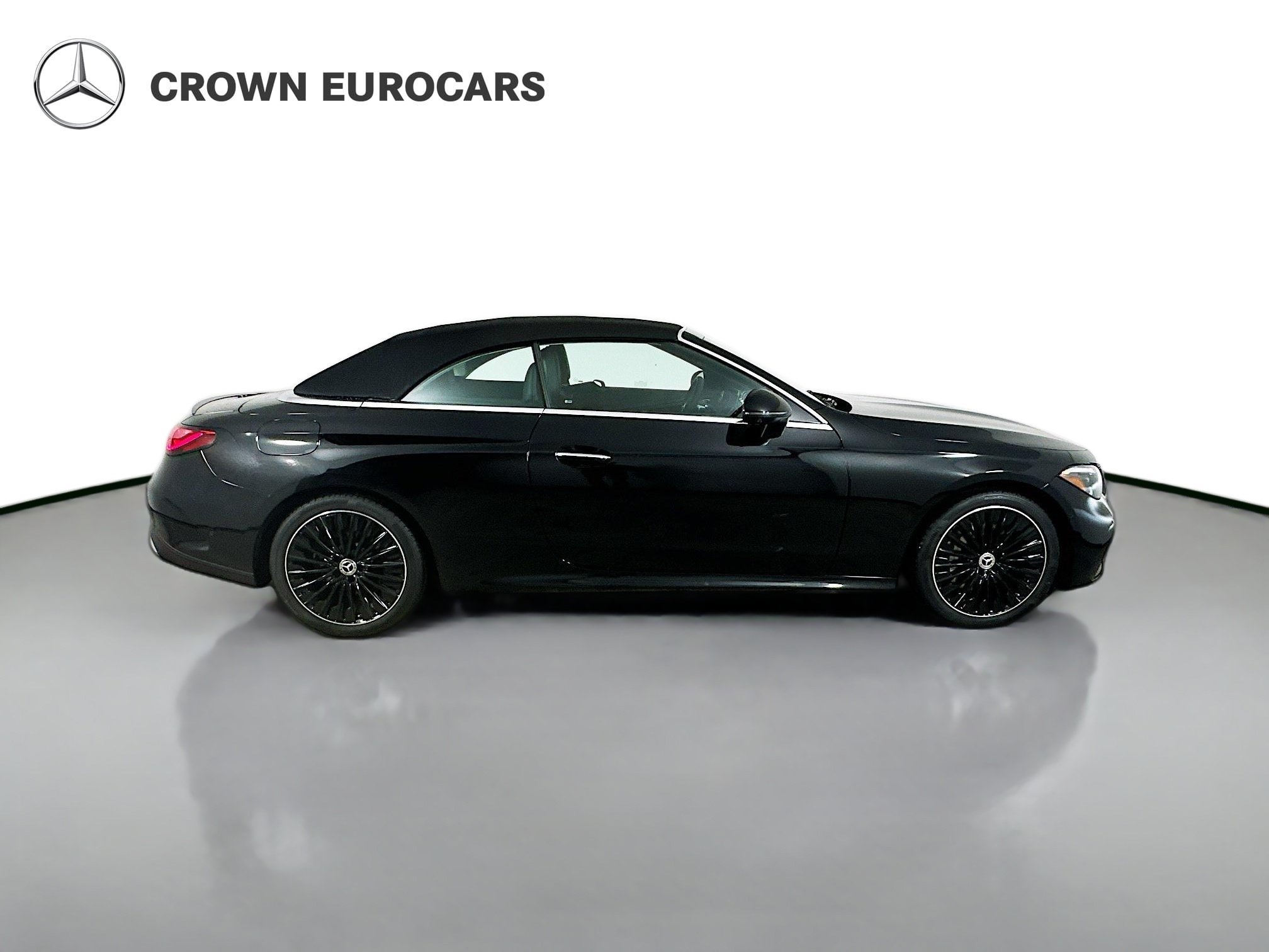 Used 2026 Mercedes-Benz CLE 300 4MATIC Cabriolet image 4