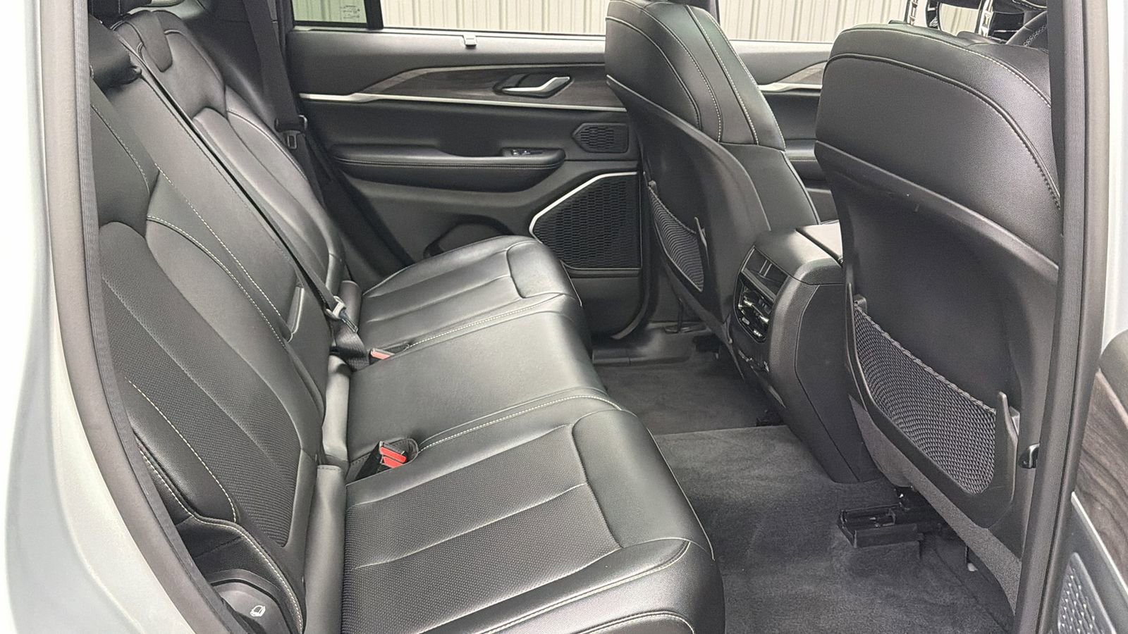 Used 2024 Jeep Grand Cherokee Limited 4xe w/ Luxury Tech Group II AWD/4WD image 37