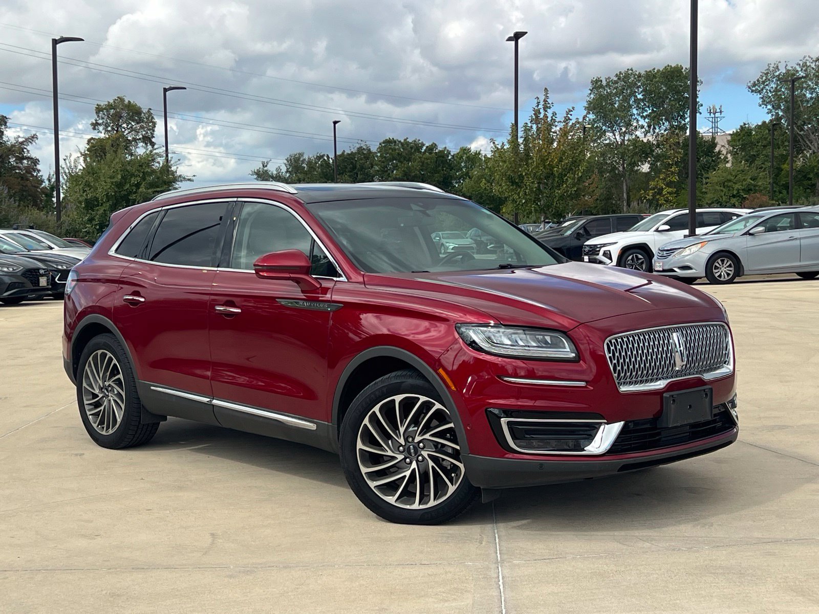 Used 2019 Lincoln Nautilus Reserve FWD image 1