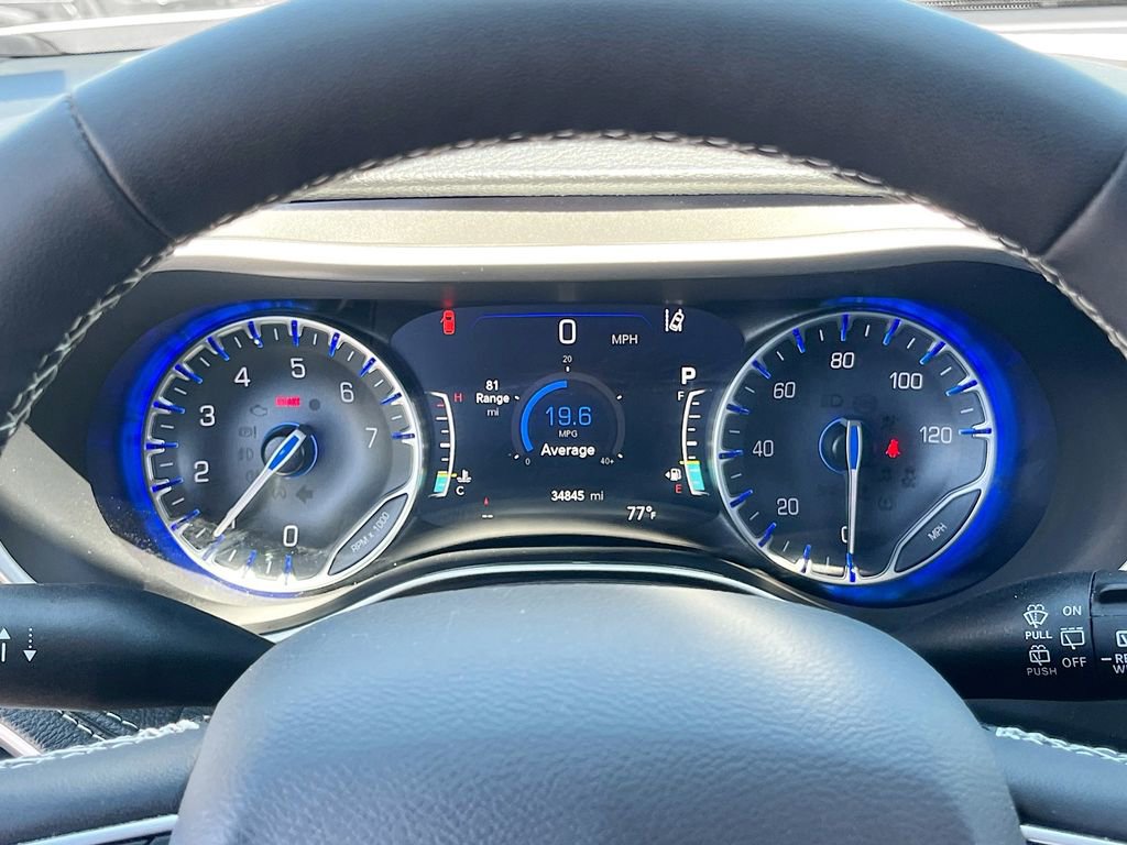 Certified 2025 Chrysler Pacifica Select w/ Uconnect Theater Family Group image 12