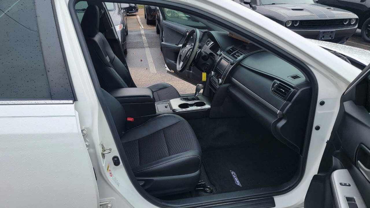 Used 2013 Toyota Camry SE image 18