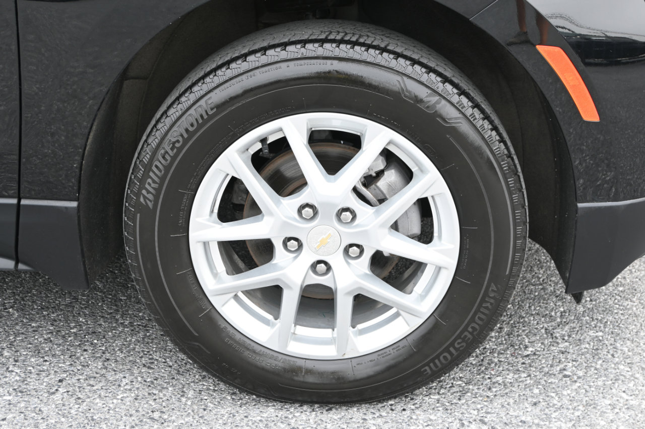 Used 2024 Chevrolet Equinox LT image 40