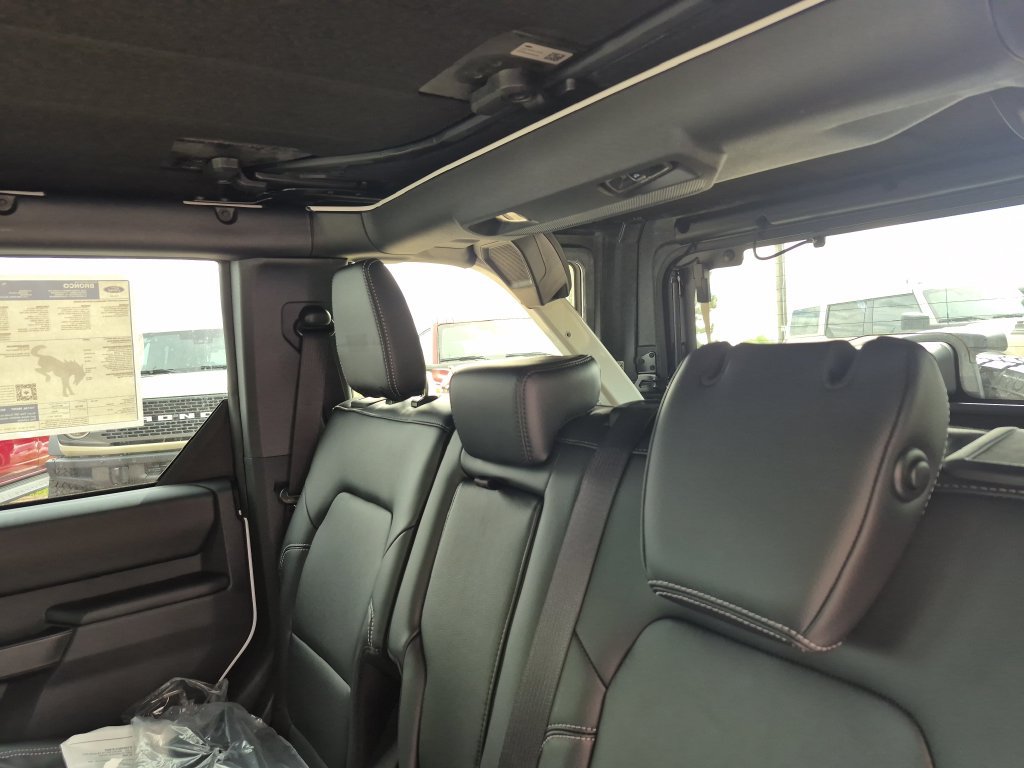 New 2026 Ford Bronco Outer Banks w/ Black Appearance Package AWD/4WD image 19