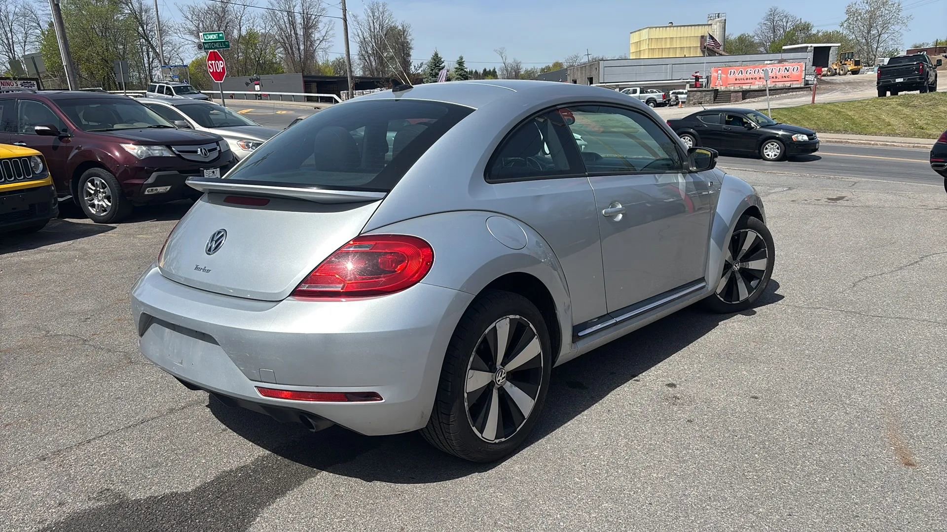 Used 2014 Volkswagen Beetle R-Line image 6
