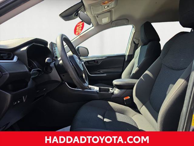 Certified 2021 Toyota RAV4 LE w/ Carpet Mat Package (TMS) AWD/4WD image 11