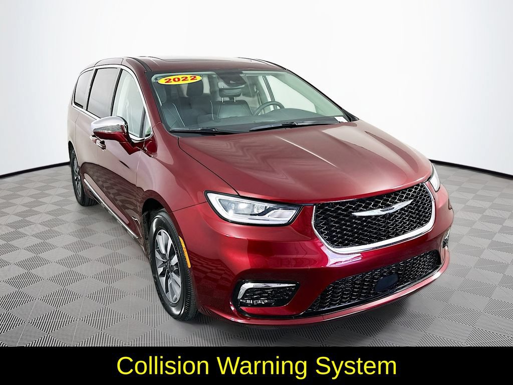 Used 2022 Chrysler Pacifica Limited FWD video 3