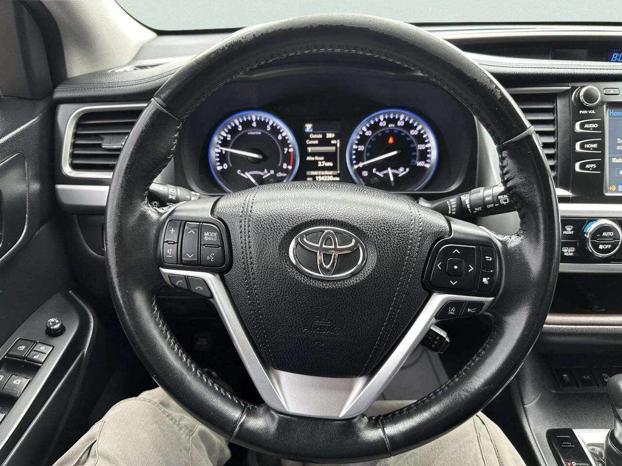 Used 2017 Toyota Highlander XLE image 21