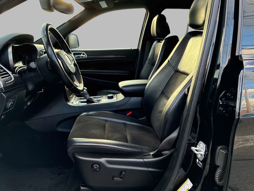 Certified 2022 Jeep Grand Cherokee Laredo X image 21