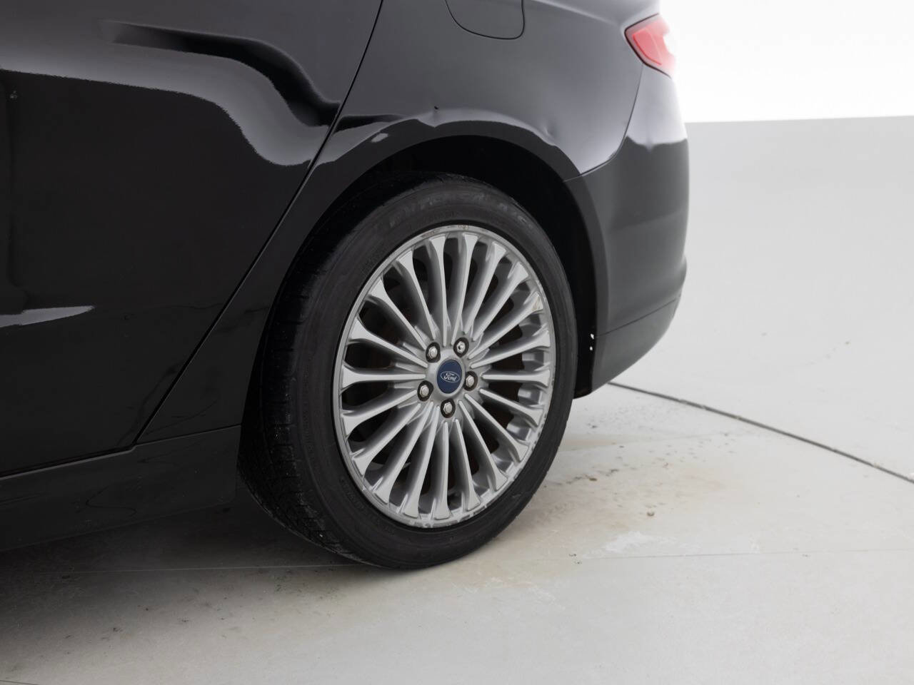 Used 2016 Ford Fusion Titanium image 20