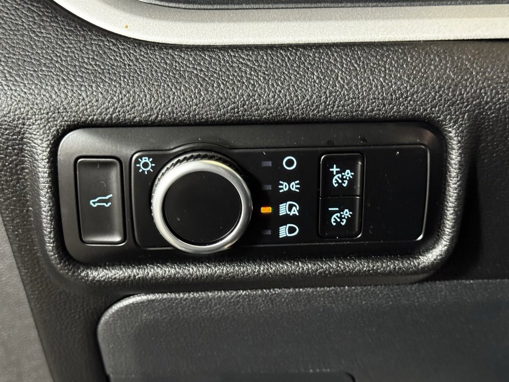 Used 2023 Ford Explorer XLT image 18