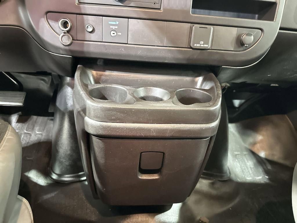 Used 2024 GMC Savana 2500 w/ Driver Convenience Package image 21