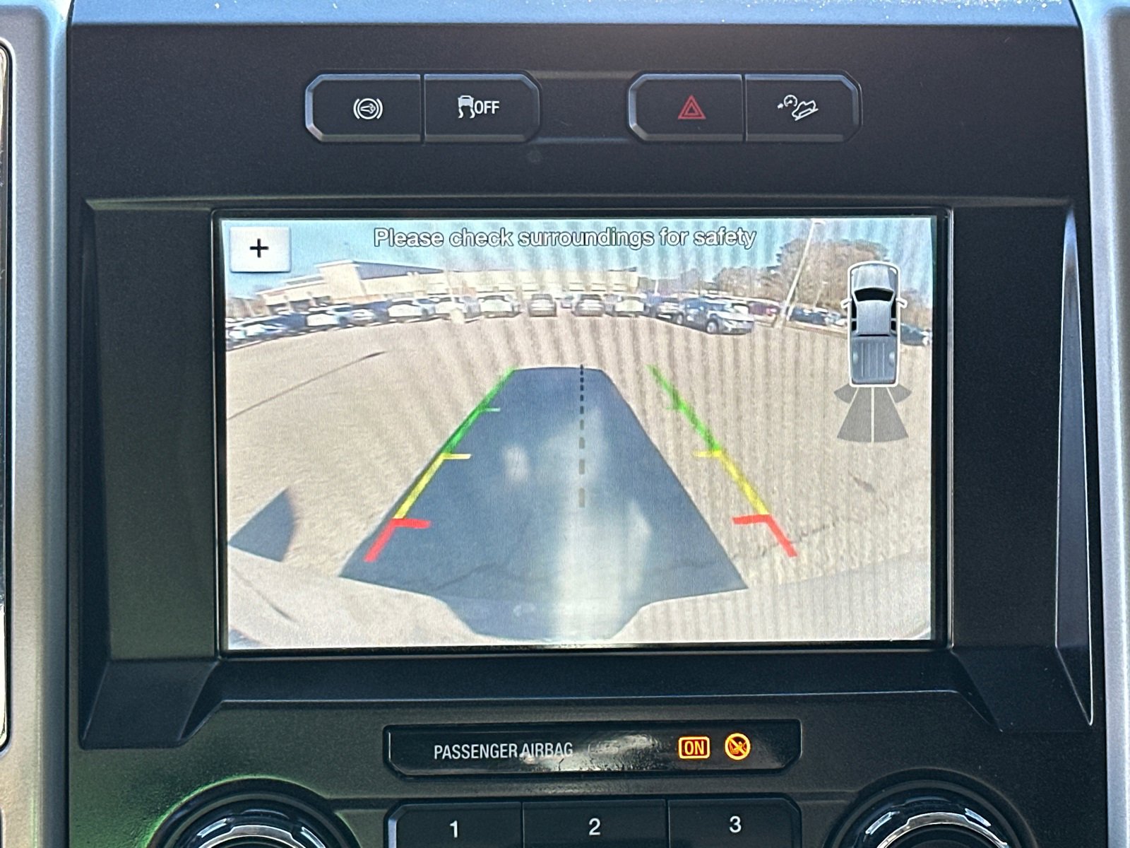 Used 2018 Ford F350 Lariat w/ Chrome Package image 31