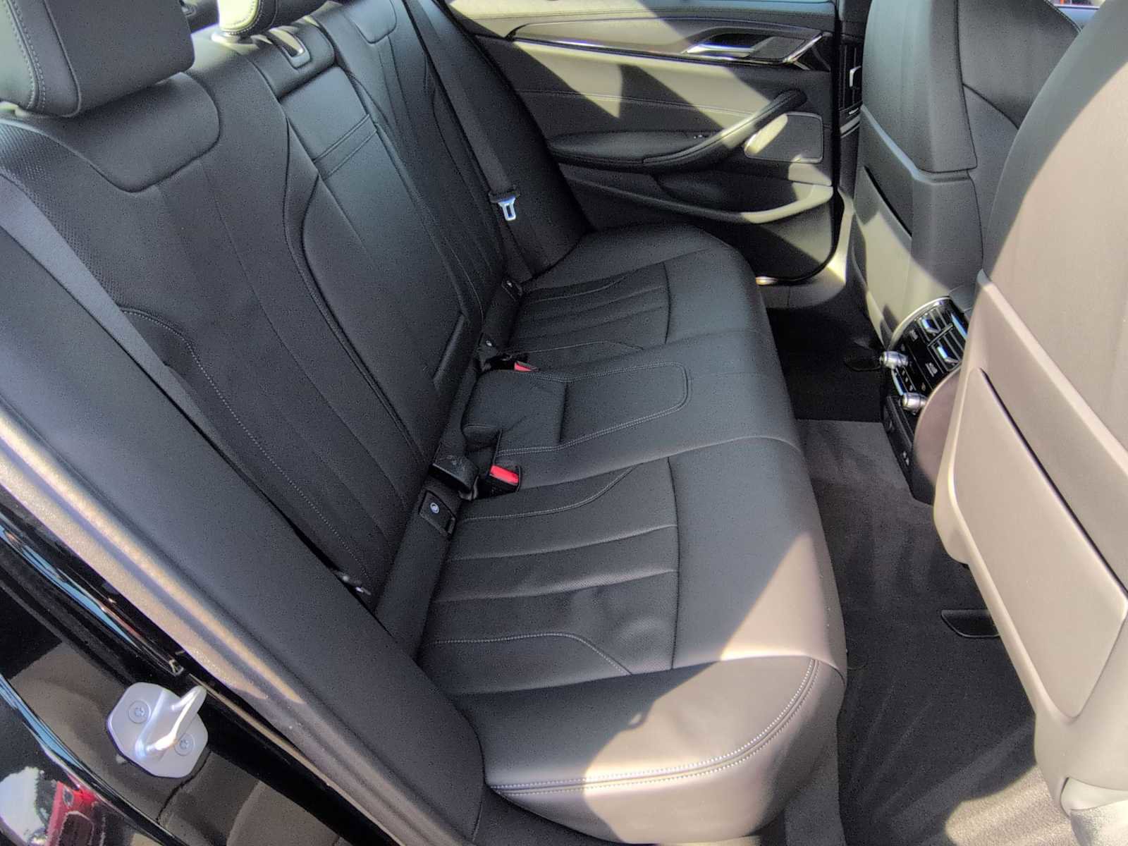 Used 2023 BMW M5 w/ Executive Package image 21