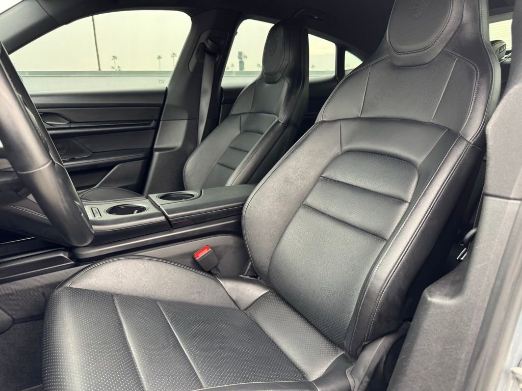 Used 2021 Porsche Taycan image 9