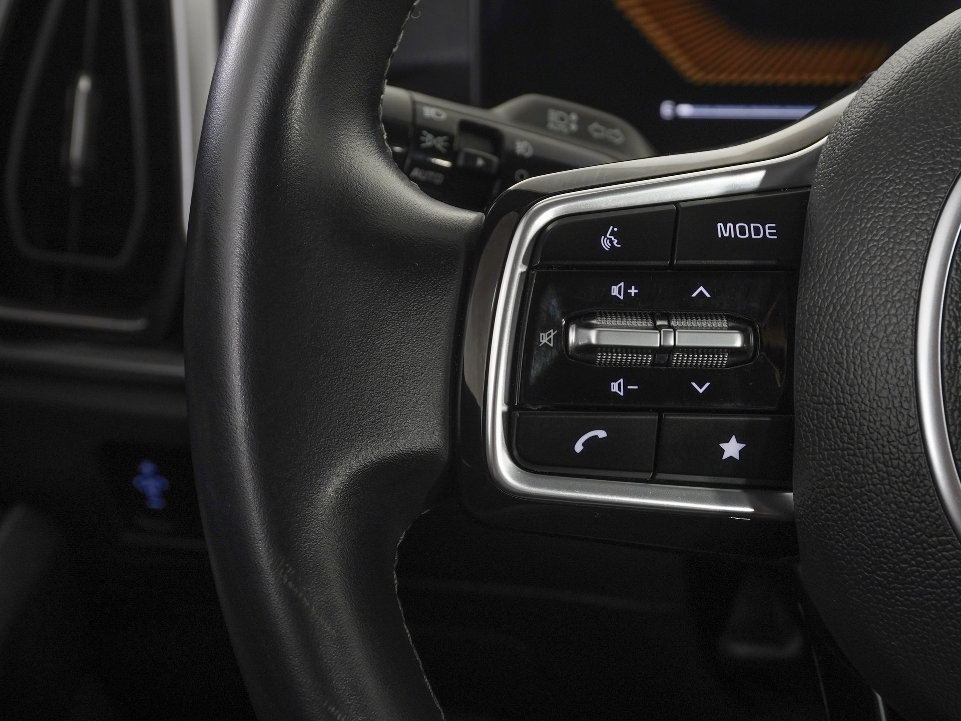 Used 2025 Kia Sorento EX image 21