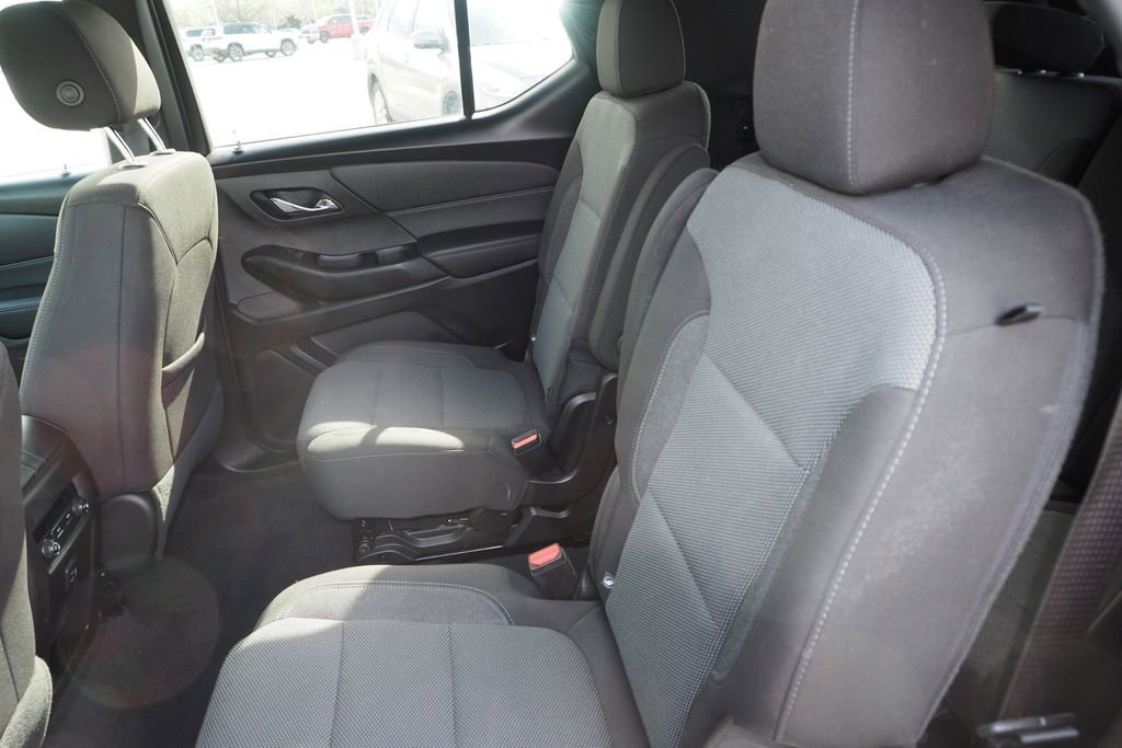 Used 2023 Chevrolet Traverse LT AWD/4WD image 17