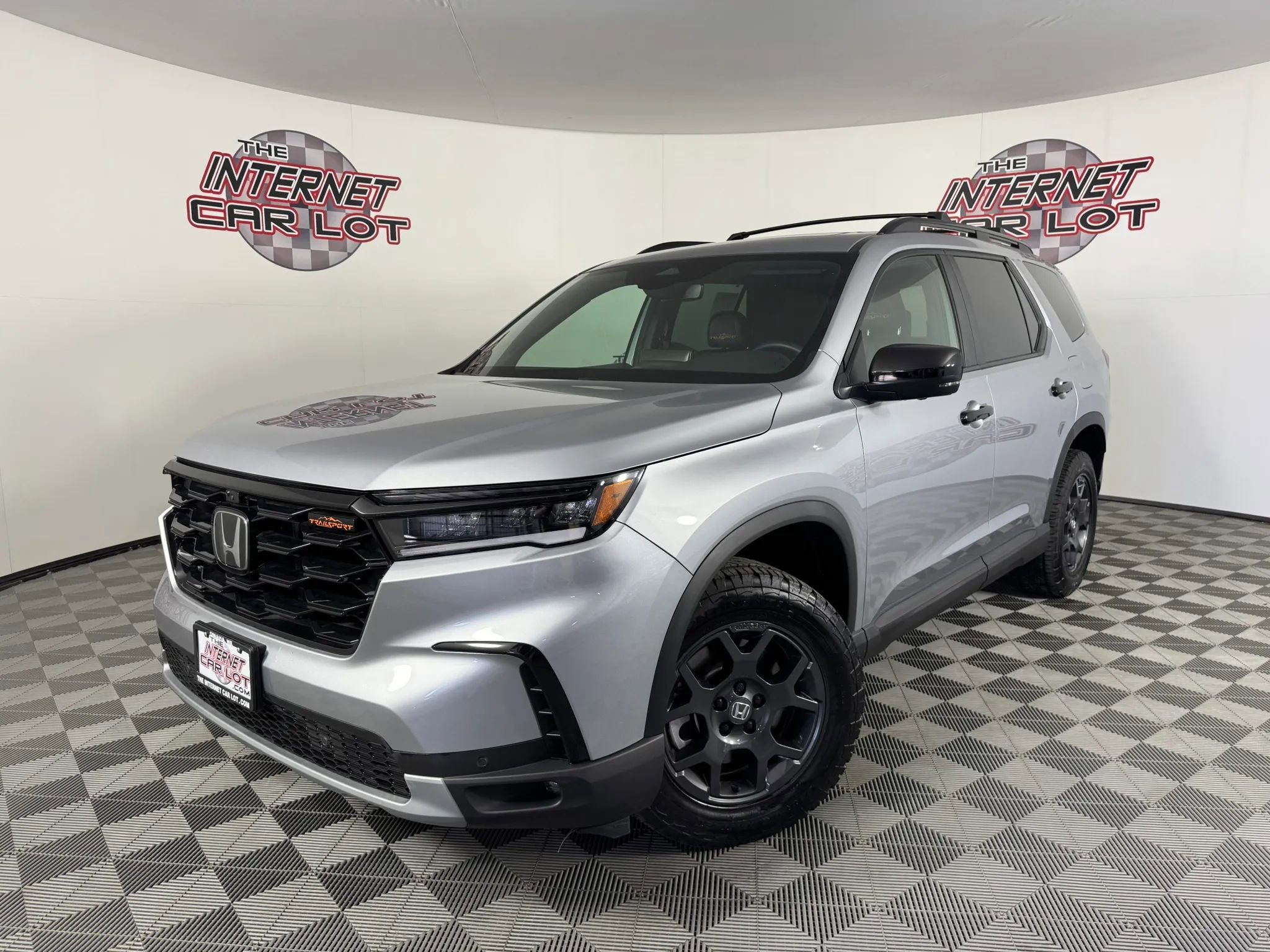 Used 2025 Honda Pilot TrailSport image 1