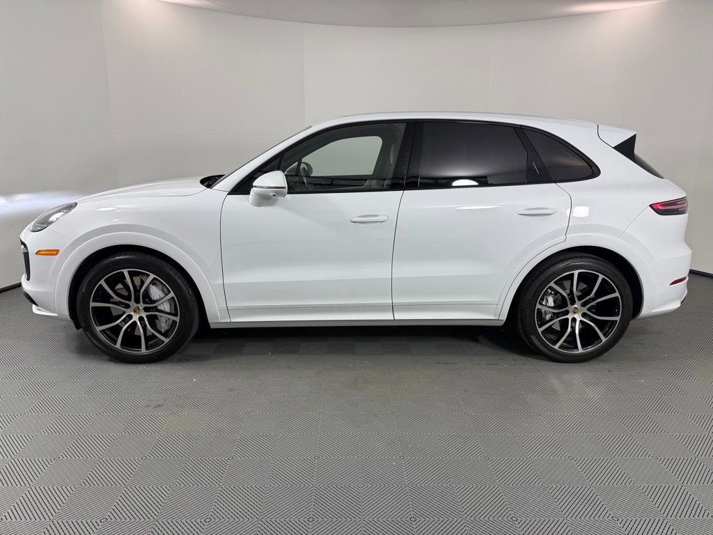 Certified 2023 Porsche Cayenne Turbo image 2