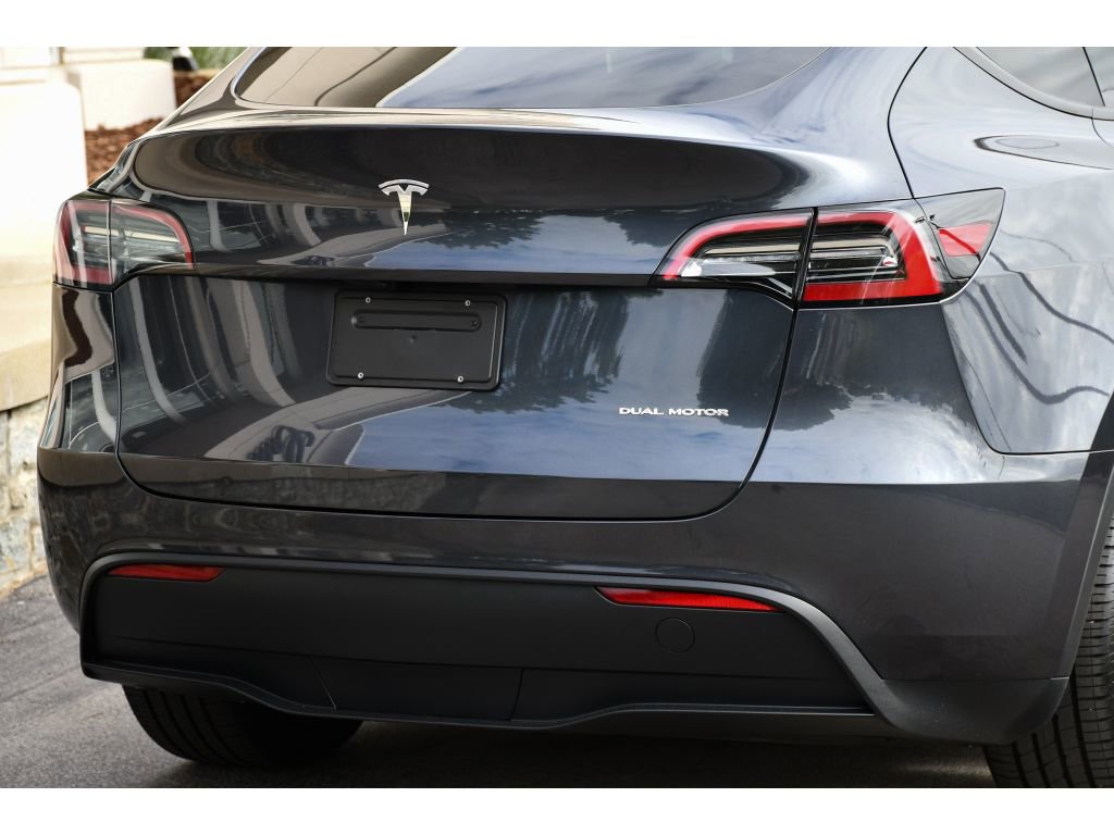 Used 2024 Tesla Model Y Long Range AWD/4WD image 28