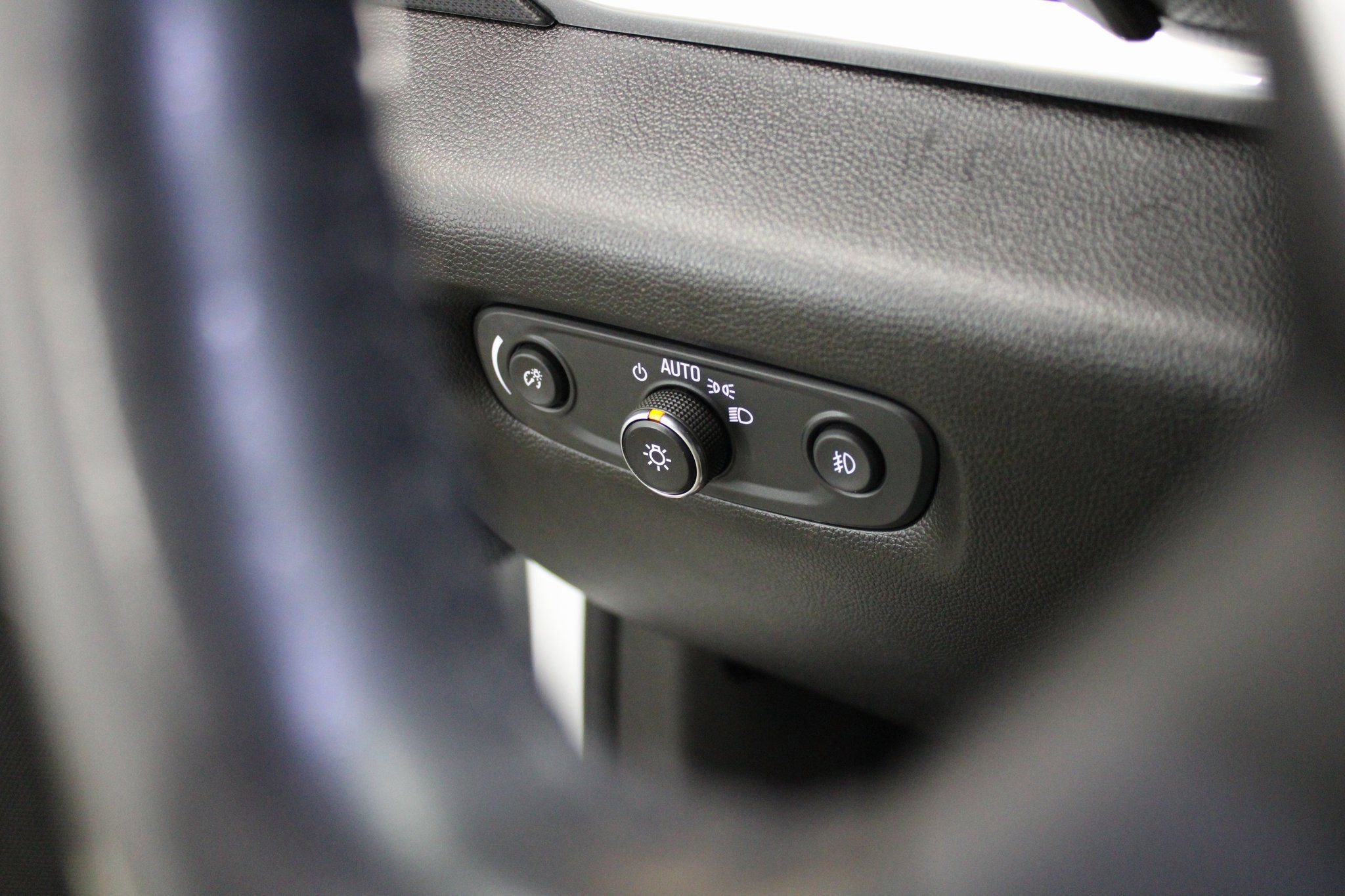 Used 2020 Chevrolet Traverse Premier w/ LPO, Blackout Package image 37