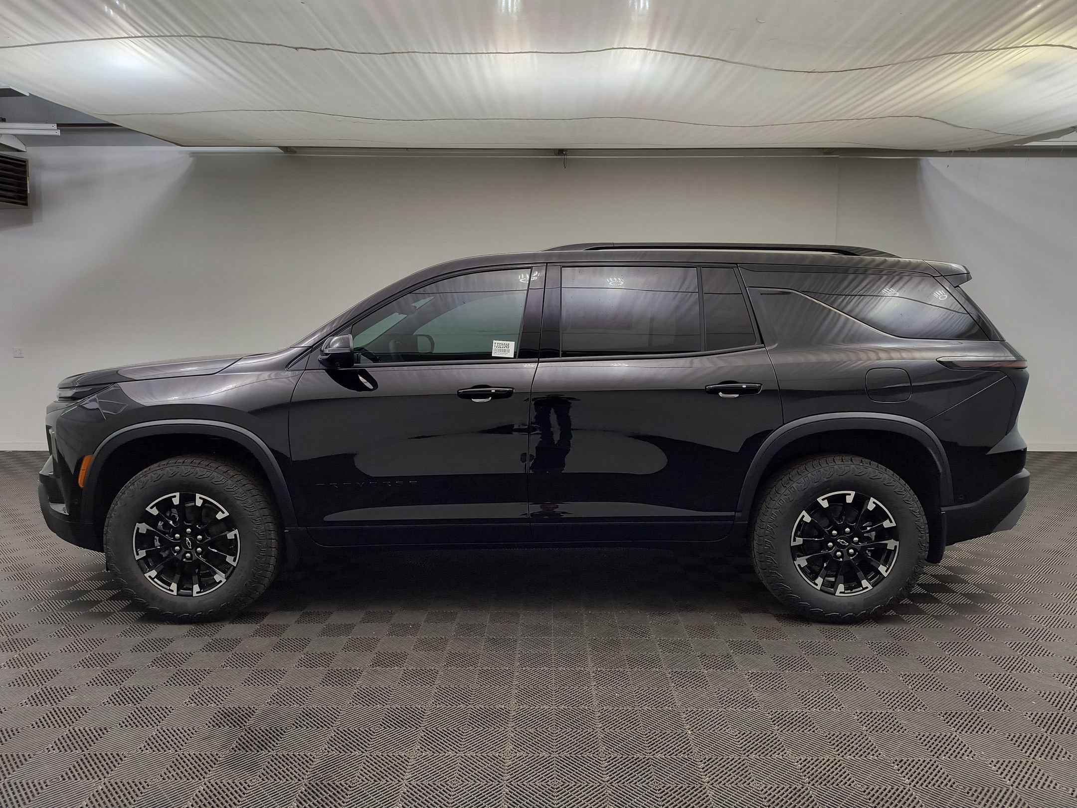 New 2026 Chevrolet Traverse Z71 w/ Enhanced Driving Package AWD/4WD image 2