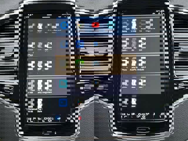 Used 2024 Volvo XC90 B6 Plus w/ Protection Package Premier image 14