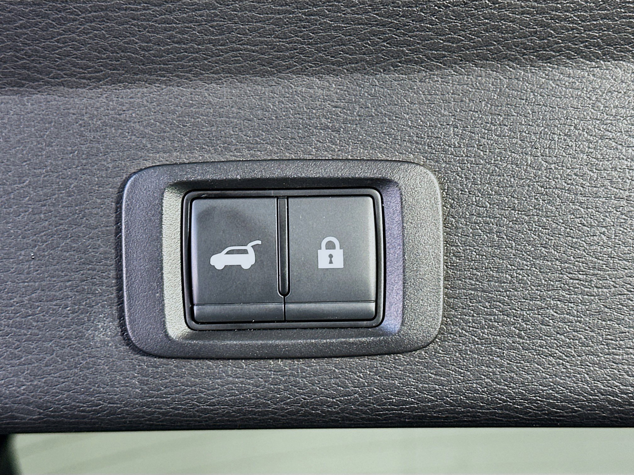 Used 2025 Mitsubishi Outlander SEL image 31