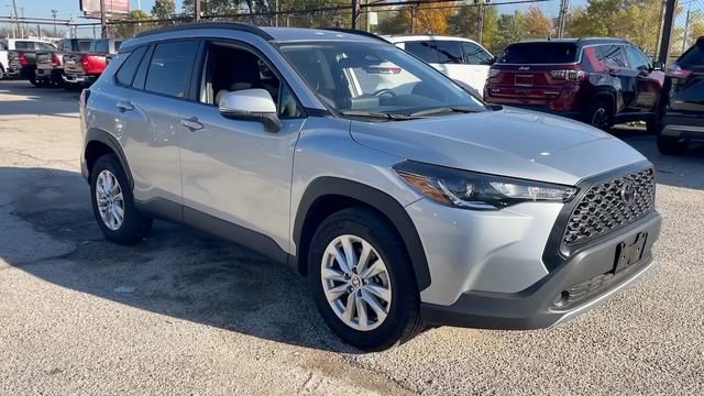 Used 2024 Toyota Corolla Cross LE image 7