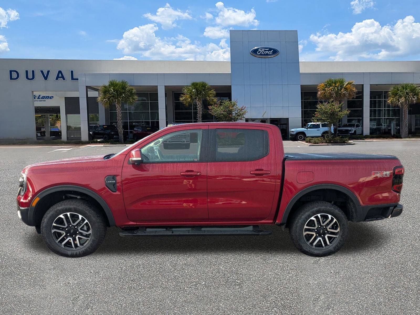 Used 2025 Ford Ranger Lariat w/ FX4 Off-Road Package image 7