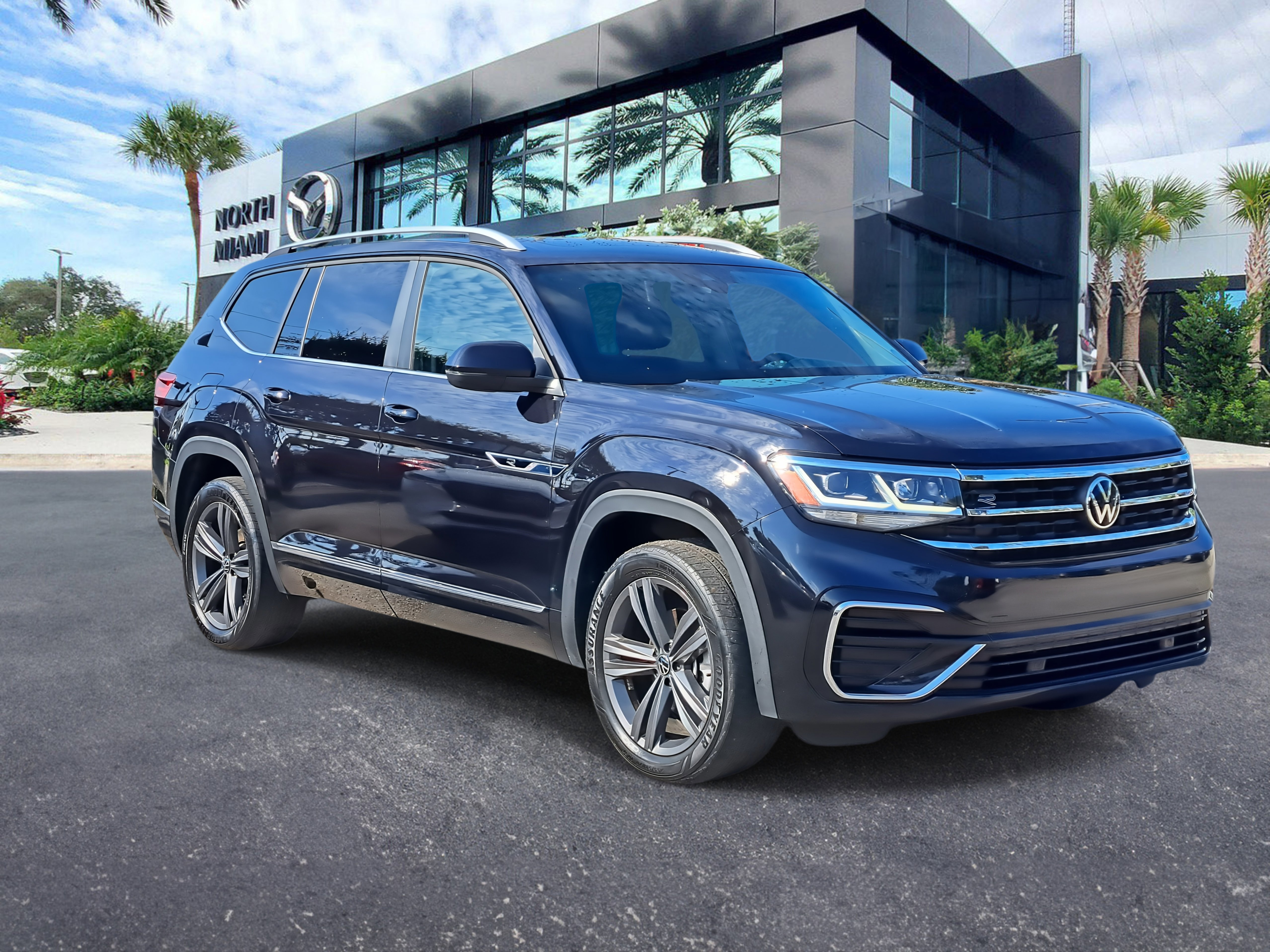 Used 2022 Volkswagen Atlas SEL R-Line image 3