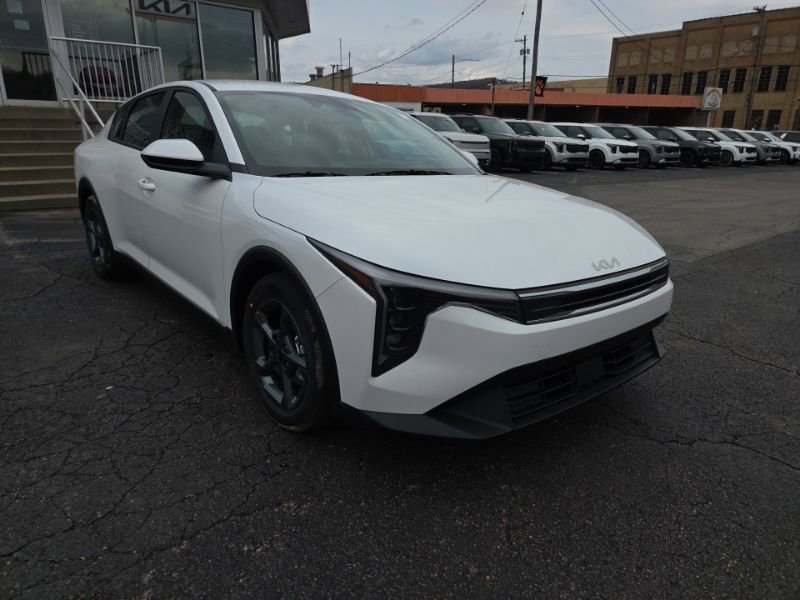 New 2026 Kia K4 LXS image 5
