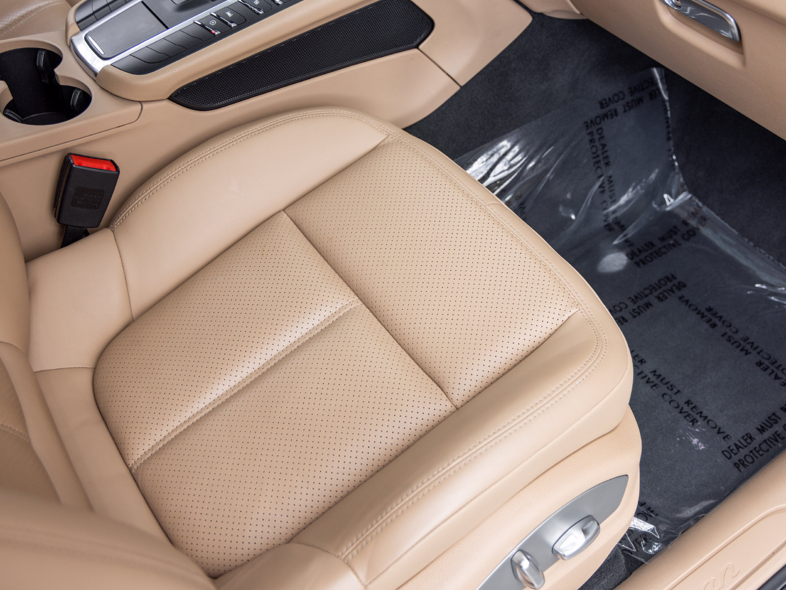 Certified 2021 Porsche Macan AWD/4WD image 65