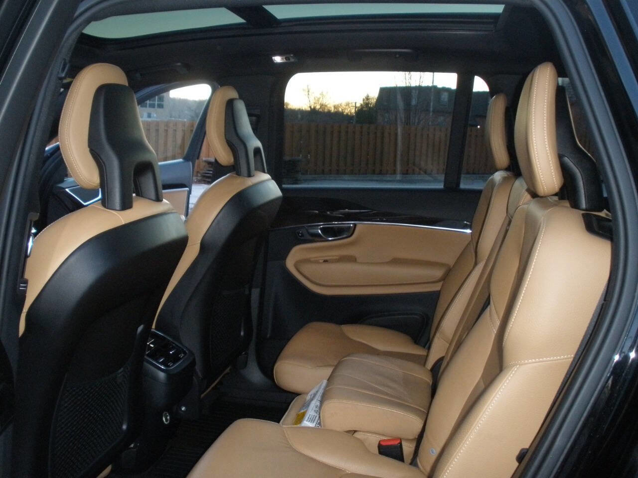 Used 2018 Volvo XC90 T6 Momentum w/ Convenience Package image 27