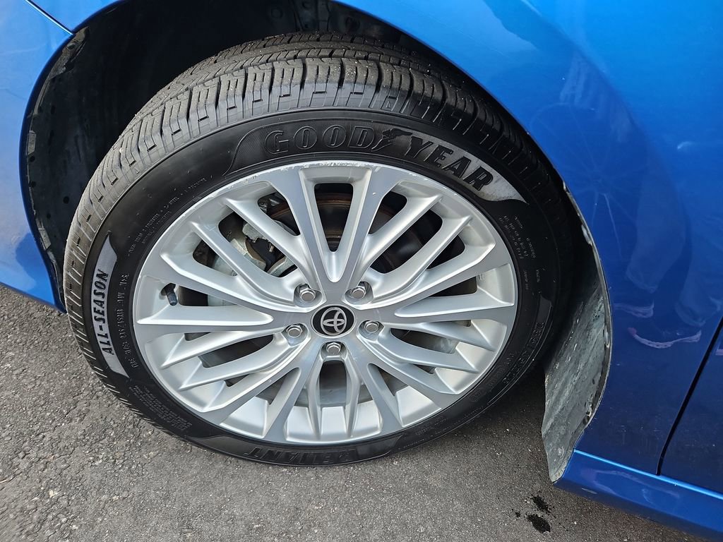 Used 2020 Toyota Camry XLE image 35