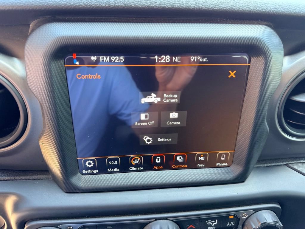 Used 2022 Jeep Gladiator Sport AWD/4WD image 38