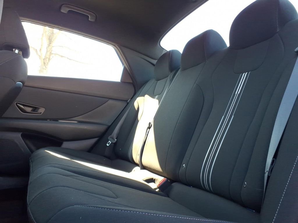 New 2025 Hyundai Elantra Sport image 14