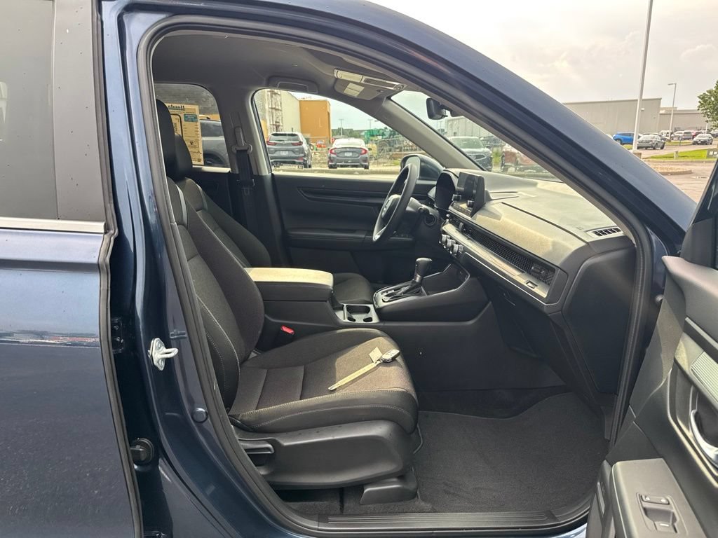 Used 2025 Honda CR-V LX image 38