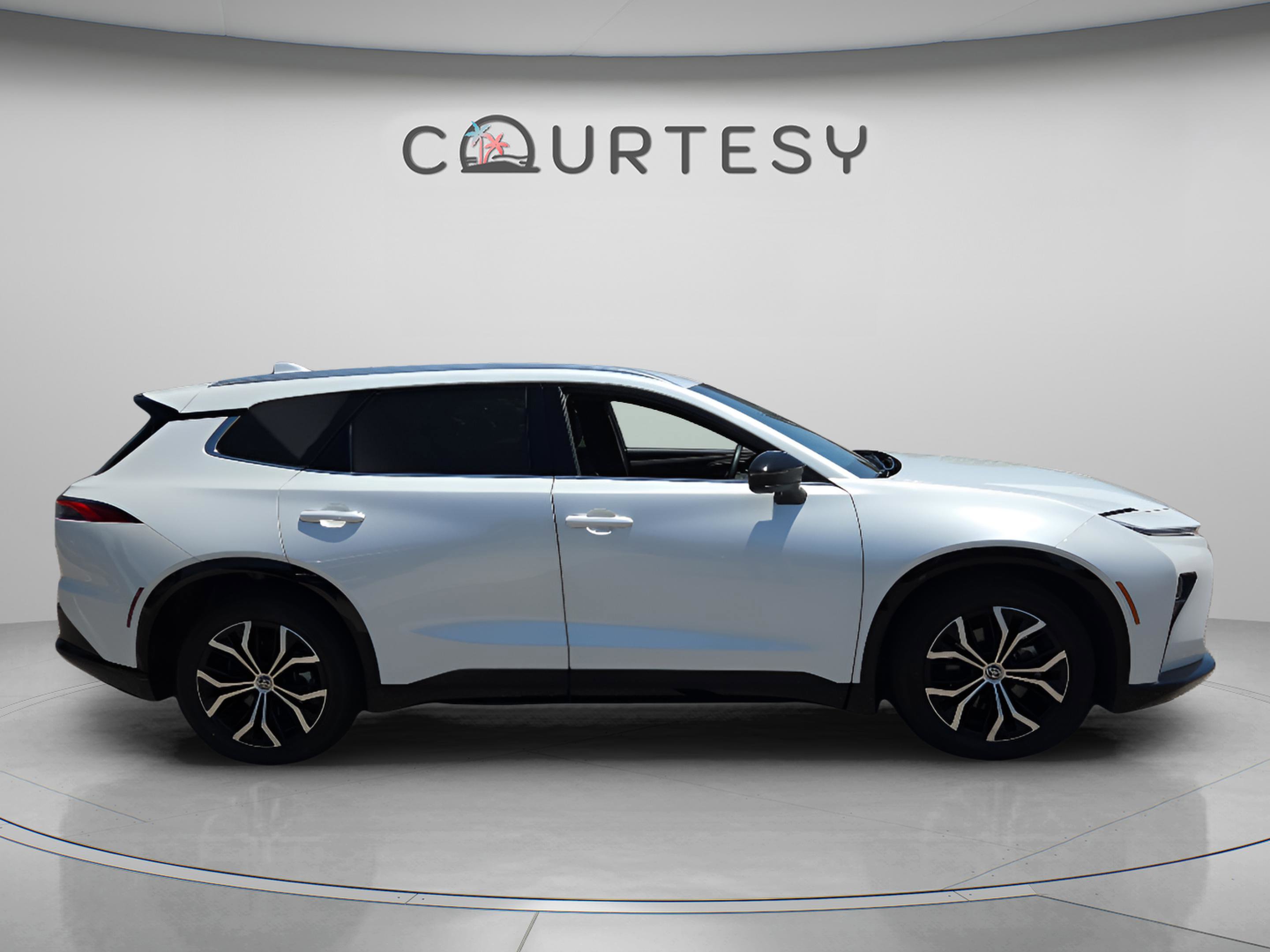 Certified 2025 Toyota Crown Signia AWD/4WD image 6