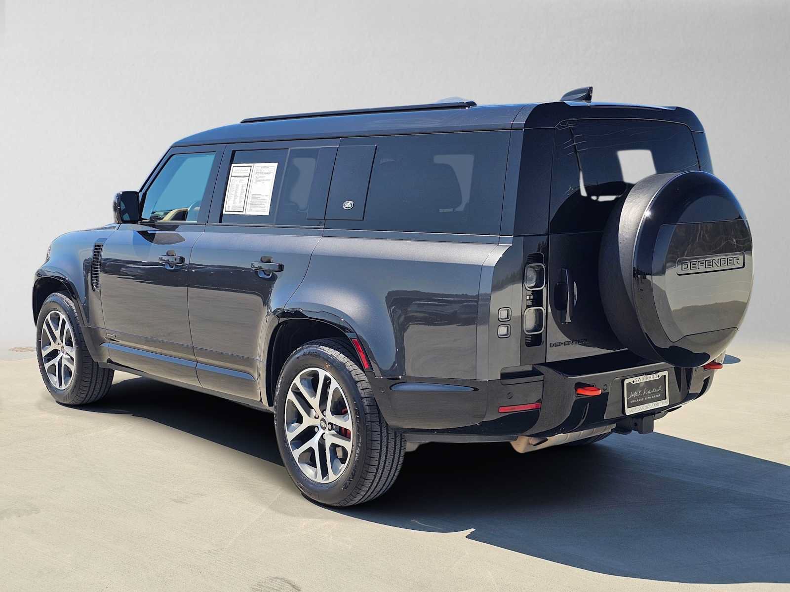Used 2023 Land Rover Defender 130 X AWD/4WD image 3