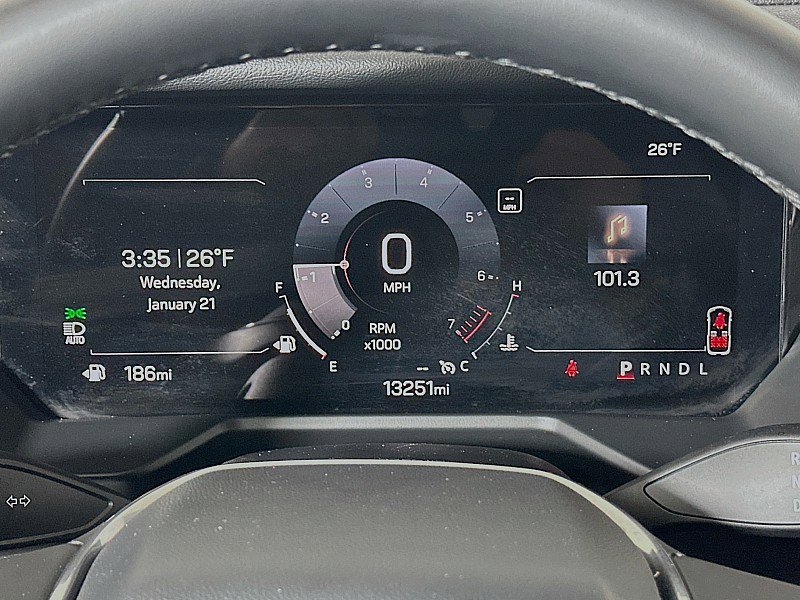 Used 2025 GMC Acadia Elevation image 13