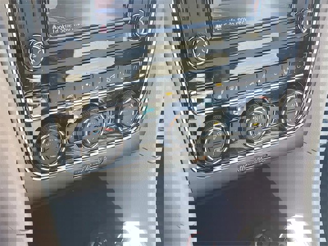 Used 2018 Volkswagen Passat 2.0T R-Line image 26