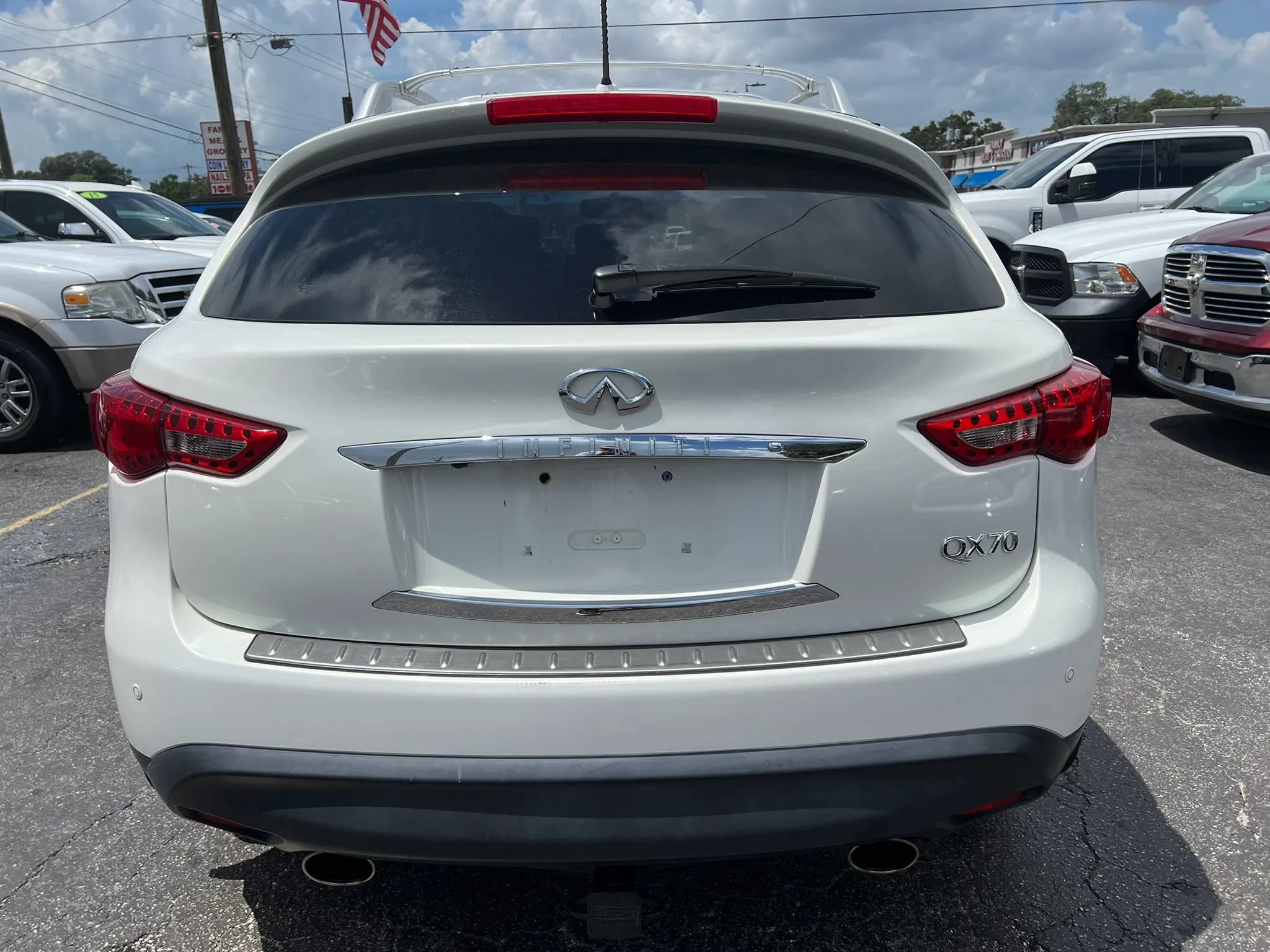 Used 2014 INFINITI QX70 AWD w/ Premium Package image 6