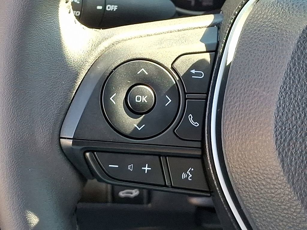 Used 2023 Toyota RAV4 XLE Premium image 23