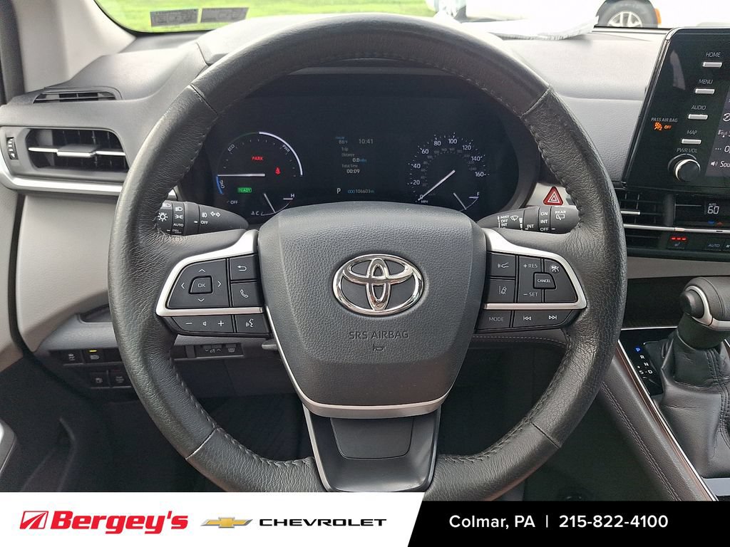 Used 2023 Toyota Sienna XLE AWD/4WD image 23